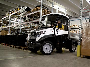 Electric flatbed truck