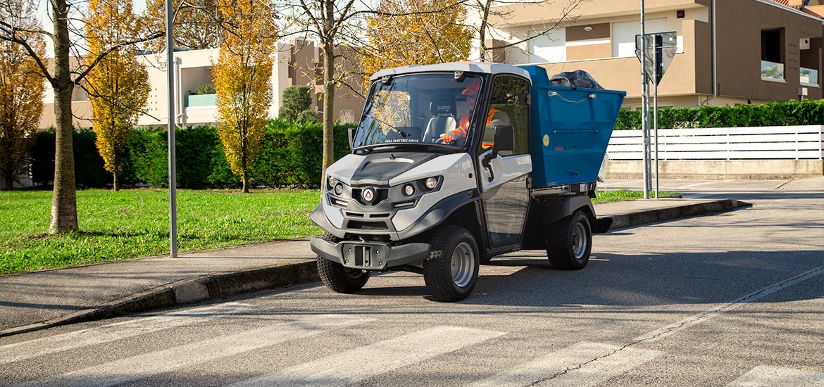 Electric vehicles transporting municipal waste Alke'