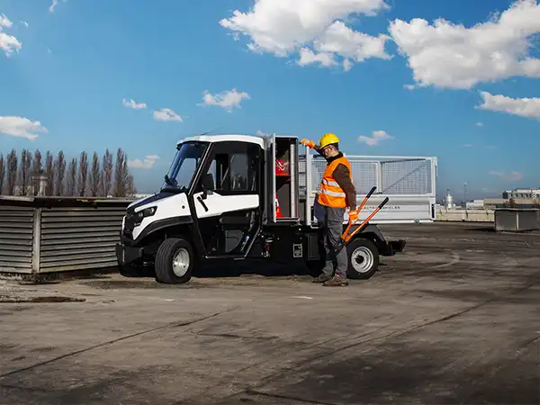 Dropside body and mesh sides