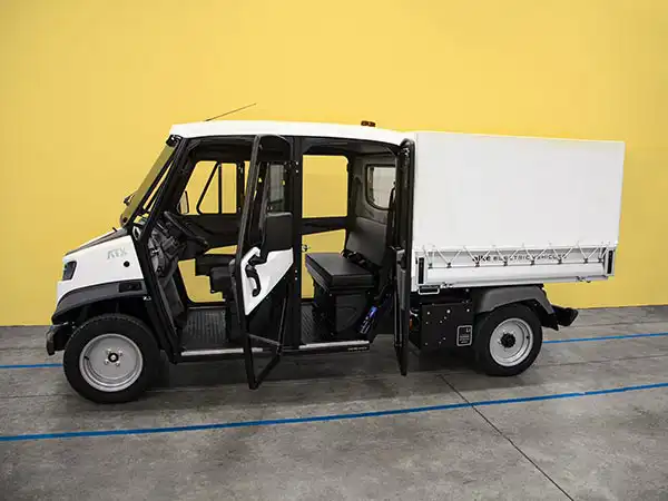 5 seater - Electric passenger carriers double cab with rear bench