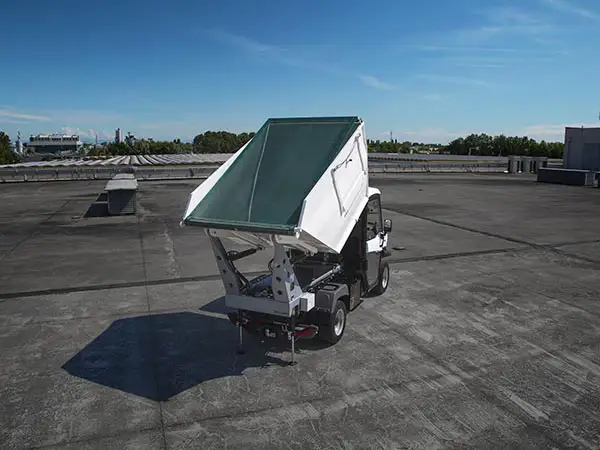Electric Vehicles for waste collection with tarp