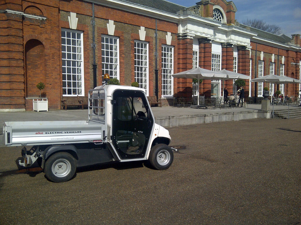 Alkè electric vehicles at Kensington Palace alke-electric-vehicles-kensington-palace-london